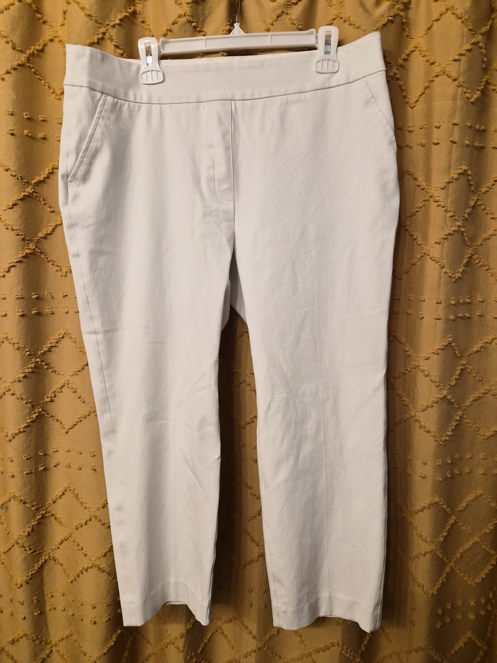 SPANX White Cropped Pull-On Ankle Pants